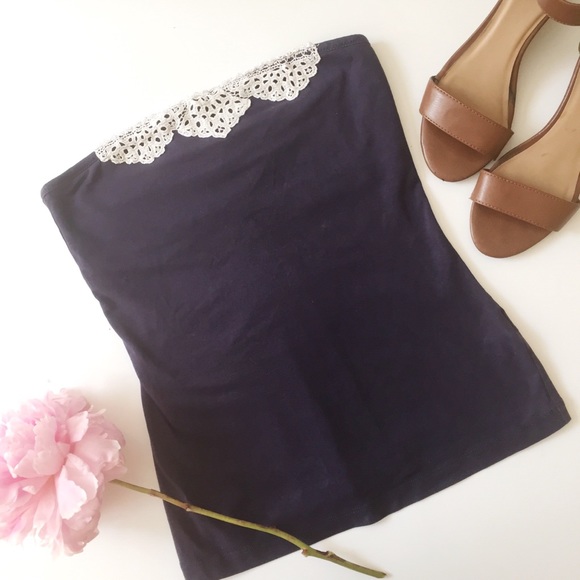 Banana Republic Tops - 🎉SALE 🎉 BANANA REPUBLIC Strapless Lace Detail